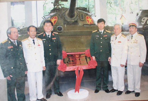 Xe tăng 390 - “bảo vật quốc gia” trước khi được sơn mới.