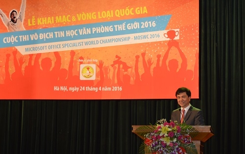 &Ocirc;ng Đo&agrave;n Hồng Nam - Trưởng Ban tổ chức MOSWC 2016 chia sẻ th&ocirc;ng tin trước khi th&iacute; sinh bước v&agrave;o v&ograve;ng loại cấp quốc gia.