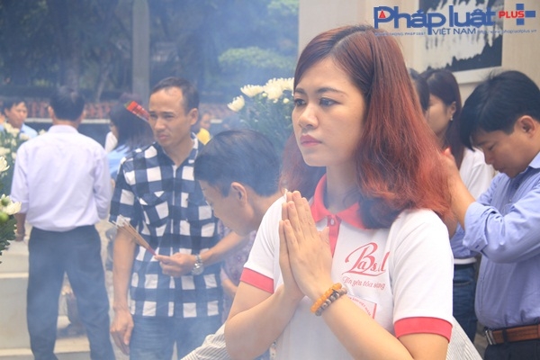 Top 15 Người đẹp Ảnh Việt Nam x&uacute;c động khi đến Ng&atilde; ba Đồng Lộc