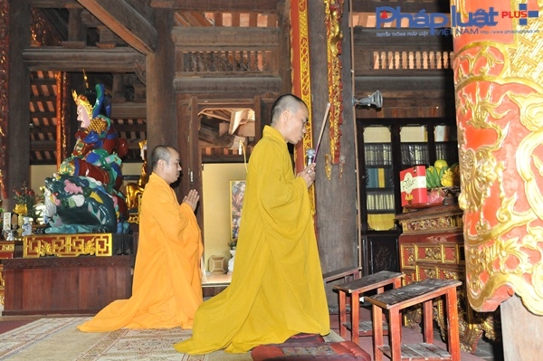 Top 15 Người đẹp Ảnh Việt Nam x&uacute;c động khi đến Ng&atilde; ba Đồng Lộc