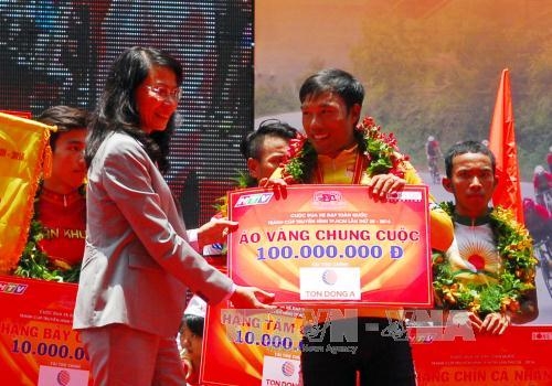 Tay đua Nguyễn Trường T&agrave;i giải Nhất chung cuộc nội dung Giải &aacute;o v&agrave;ng. Ảnh: Ngọc Vũ