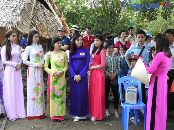 Top 15 Người đẹp Ảnh Việt Nam duy&ecirc;n d&aacute;ng trong t&agrave; &aacute;o d&agrave;i tại qu&ecirc; B&aacute;c