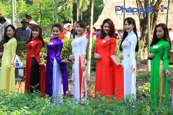 Top 15 Người đẹp Ảnh Việt Nam duy&ecirc;n d&aacute;ng trong t&agrave; &aacute;o d&agrave;i tại qu&ecirc; B&aacute;c