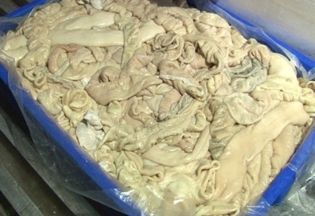 Bắt giữ hơn 3 tấn nội tạng heo không rõ nguồn gốc