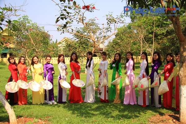 Ngắm loạt ảnh top 15 Người đẹp Ảnh Việt Nam khoe sắc trong t&agrave; &aacute;o d&agrave;i truyền thống