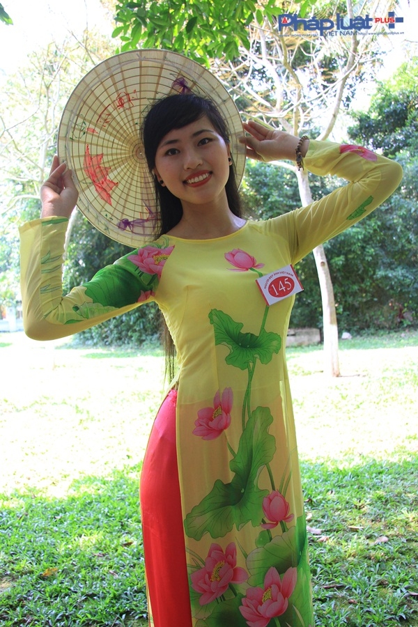 Th&iacute; sinh Nguyễn Thị Hương.