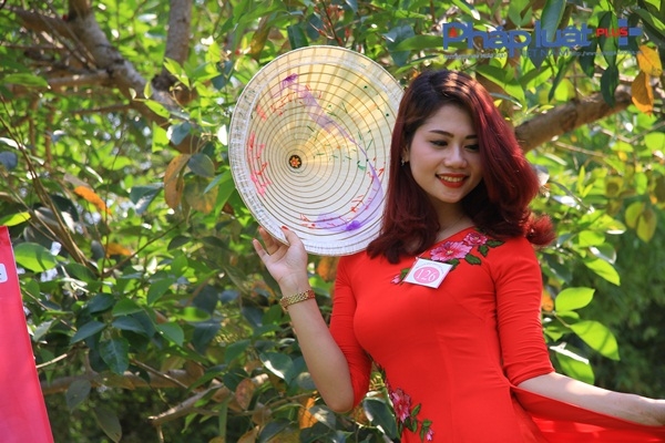 Ngắm loạt ảnh top 15 Người đẹp Ảnh Việt Nam khoe sắc trong t&agrave; &aacute;o d&agrave;i truyền thống