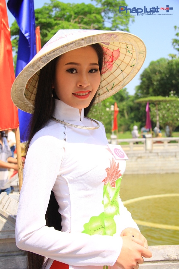 Ngắm loạt ảnh top 15 Người đẹp Ảnh Việt Nam khoe sắc trong t&agrave; &aacute;o d&agrave;i truyền thống