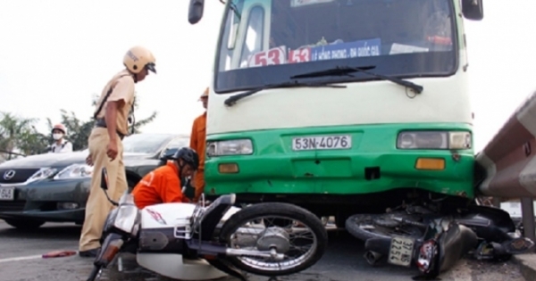 Hai ngày nghỉ lễ: 33 người chết vì tai nạn giao thông