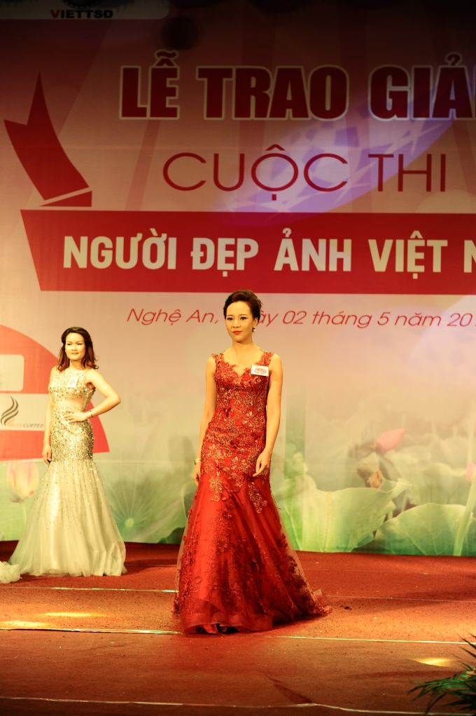 Th&iacute; sinh Dương Quỳnh Hoa.