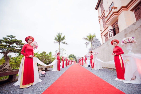 Đ&aacute;m cưới tiền tỷ rước d&acirc;u bằng m&aacute;y bay của c&ocirc; g&aacute;i Nam Định