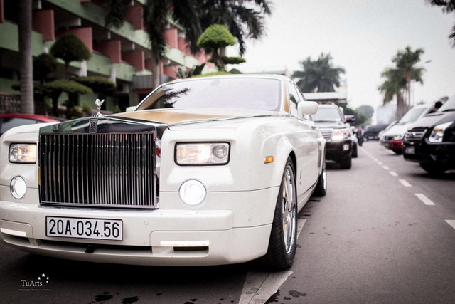 Đ&aacute;m cưới tiền tỷ rước d&acirc;u bằng m&aacute;y bay của c&ocirc; g&aacute;i Nam Định