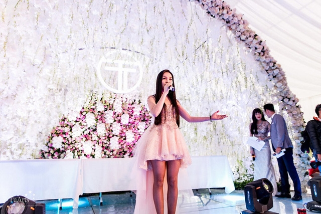 Đ&aacute;m cưới tiền tỷ rước d&acirc;u bằng m&aacute;y bay của c&ocirc; g&aacute;i Nam Định