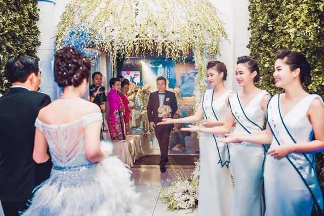 Đ&aacute;m cưới tiền tỷ rước d&acirc;u bằng m&aacute;y bay của c&ocirc; g&aacute;i Nam Định