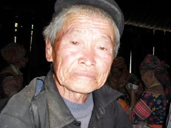 &Ocirc;ng V&agrave;ng D&igrave;n Di l&agrave; nh&acirc;n chứng duy nhất của vụ nổ m&aacute;y bay qu&acirc;n sự c&aacute;ch đ&acirc;y hơn nửa thế kỷ.