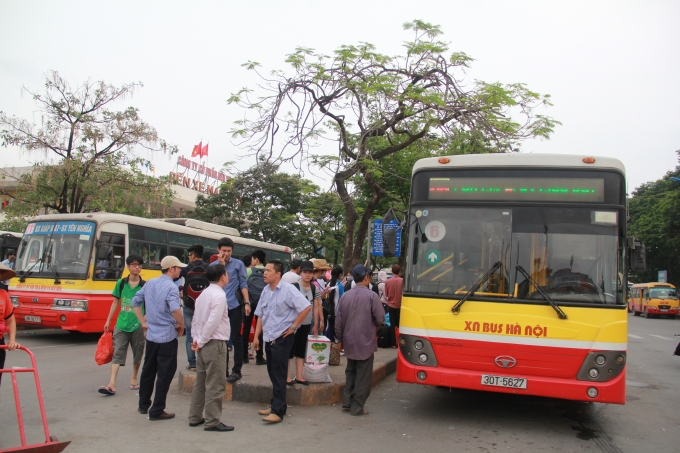 Những ng&agrave;y n&agrave;y lưu lượng kh&aacute;ch tại c&aacute;c bến xe tăng đột biến.