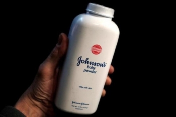 Johnson & Johnson lại thua kiện vụ phấn rôm gây ung thư