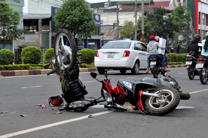 Ng&agrave;y 2/5, cả nước c&oacute; 41 người chết do tai nạn giao th&ocirc;ng.