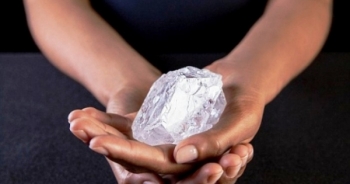 Ngắm viên kim cương 3 tỷ năm tuổi