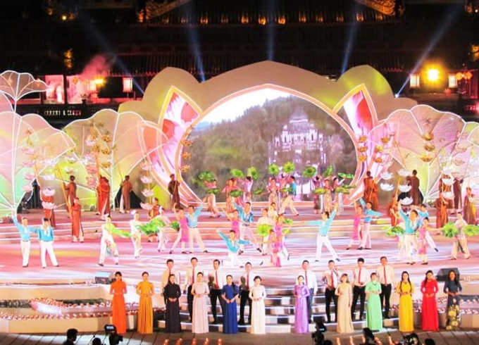 Những tiết mục nghệ thuật đặc sắc được tr&igrave;nh diễn.