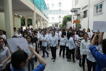 Thi Đánh giá năng lực: Hy hữu thí sinh thi Tiếng Anh nhưng bố đăng ký "cho" thi tiếng Pháp!