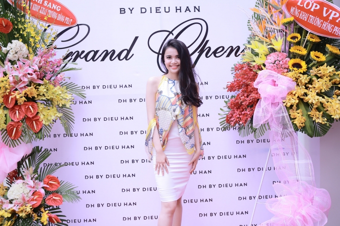 Người đẹp Diệu Th&ugrave;y.