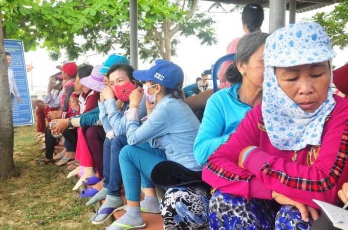 Những người th&acirc;n của c&aacute;c như d&acirc;n đang chờ đ&oacute;n họ trở về.