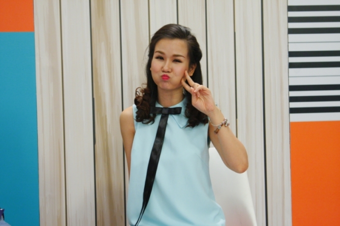 Ph&ugrave; thủy giọng h&aacute;t Mai Quốc Việt xuất hiện tr&ecirc;n s&acirc;n khấu Gương mặt th&acirc;n quen