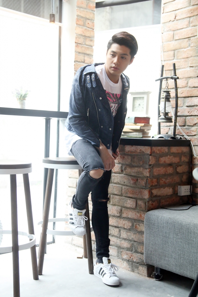 Noo Phước Thịnh cuốn h&uacute;t với gu thời trang khỏe khoắn