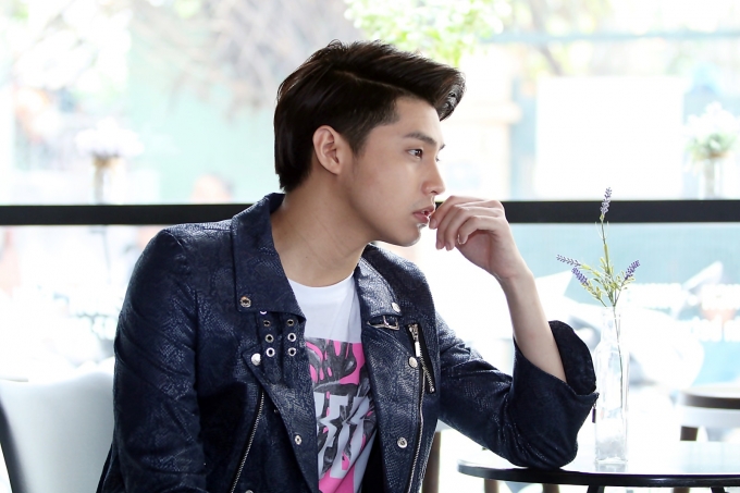 Noo Phước Thịnh cuốn hút với gu thời trang khỏe khoắn