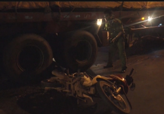 Cơ quan chức năng kh&aacute;m nghiệm hiện trường