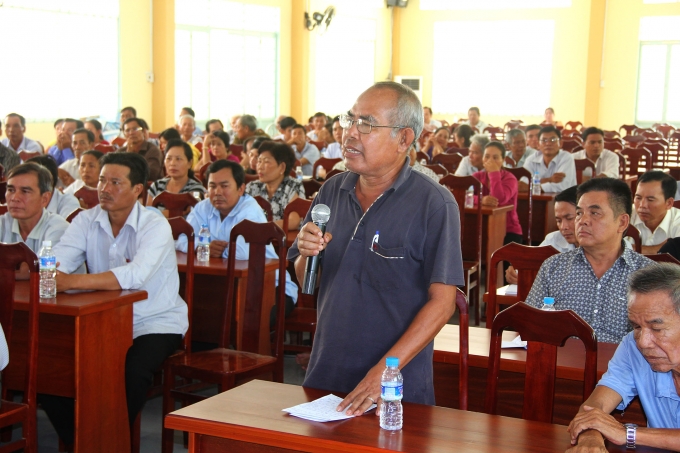Cử tri b&agrave;y tỏ nguyện vọng, quan điểm của m&igrave;nh.