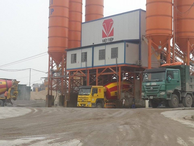 Trạm trộn b&ecirc; t&ocirc;ng Việt Tiệp hoạt động rầm rộ ng&agrave;y đ&ecirc;m d&ugrave; vẫn chưa được cấp ph&eacute;p hoạt động.