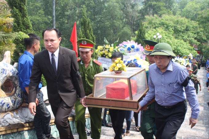 19 h&agrave;i cốt liệt sỹ được an t&aacute;ng tại nghĩa trang Nầm, x&atilde; Sơn Ch&acirc;u, huyện Hương Sơn, H&agrave; Tĩnh.