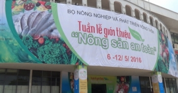 "Ông nội trợ" thích thú tham gia Tuần lễ "Nông sản an toàn"