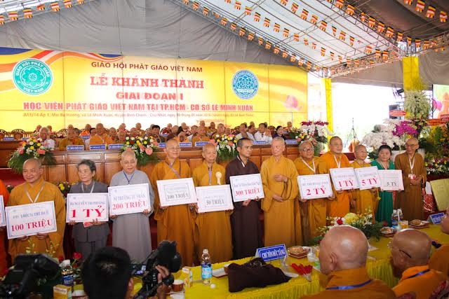 &nbsp;Ban tổ chức cũng đ&atilde; đ&oacute;n nhận hơn 20 tỷ đồng để tiếp tục x&acirc;y dựng Học viện giai đoạn 2 gồm: Đại h&ugrave;ng bảo điện, Thiền đường v&agrave; cổng tam quan...