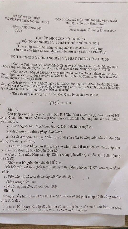 C&ocirc;ng văn số 1983 của Bộ NN&amp;amp;amp;PTNT ng&agrave;y 9/11/2004 về việc quyết định cho C&ocirc;ng ty Kim Đức được ph&eacute;p san ủi b&atilde;i s&ocirc;ng. (ảnh: Thu Hường)