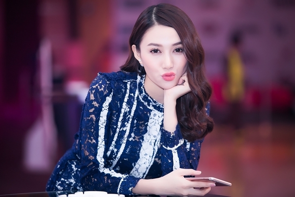 Kh&ocirc;ng trở th&agrave;nh Hoa hậu như mong ước, L&ecirc; H&agrave; đầu qu&acirc;n cho Venus với hi vọng trở th&agrave;nh người mẫu nổi tiếng. Ảnh: Internet.