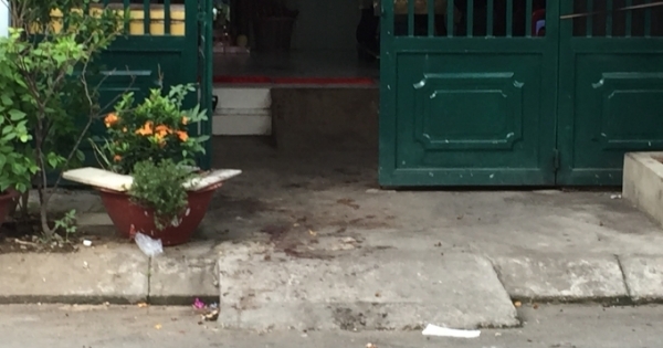 TP HCM: Mâu thuẫn trong chợ, mẹ vợ cùng con rể tới tận nhà chém người