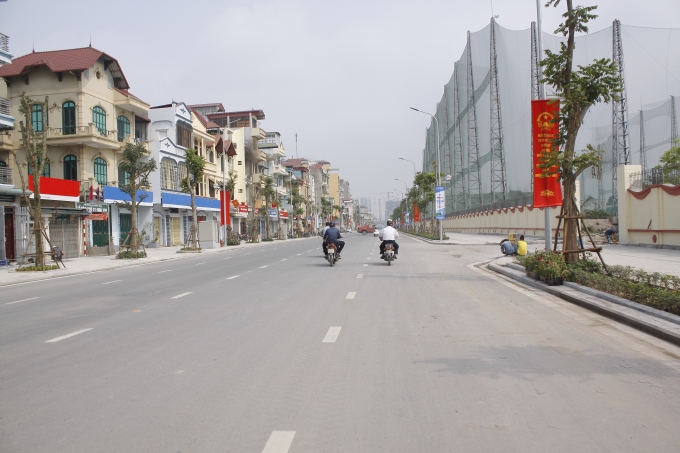 Đường L&ecirc; Trọng Tấn ch&iacute;nh thức th&ocirc;ng xe. C&aacute;c phương tiện tham gia giao th&ocirc;ng qua đ&acirc;y cảm thấy