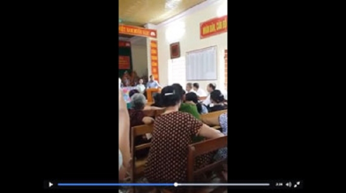 Một số h&igrave;nh ảnh cắt từ clip đang lan truyền v&agrave; g&acirc;y x&ocirc;n xao tr&ecirc;n mạng x&atilde; hội. Ảnh cắt từ clip lan truyền tr&ecirc;n c&aacute;c trang mang x&atilde; hội