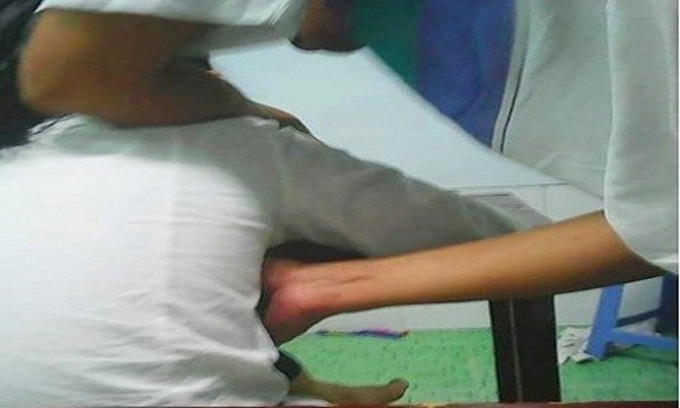 Bắt giam Hiệu trưởng lộ clip d&acirc;m &ocirc; nữ sinh Bạc Li&ecirc;u (Ảnh minh họa).