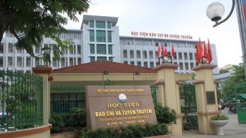 Nhiều sinh viên báo chí nguy cơ bị "treo" bằng tốt nghiệp