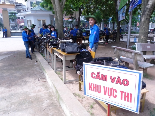 Lực lượng Thanh ni&ecirc;n t&igrave;nh nguyện sẽ được tăng cường nhằm phục vụ th&iacute; sinh v&agrave; đảm bảo một m&ugrave;a thi hiệu quả. (Ảnh: Anh Thắng)