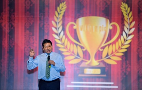 &Ocirc;ng Trương Gia B&igrave;nh - Chủ tịch HĐQT Tập đo&agrave;n FPT chia sẻ về sự th&uacute; vị v&agrave; vai tr&ograve; của To&aacute;n học trong cuộc sống.