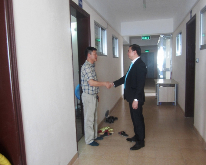 &Ocirc;ng Trương Anh T&uacute; trong một lần gặp gỡ b&agrave; con t&aacute;i định cư tại OTC1.