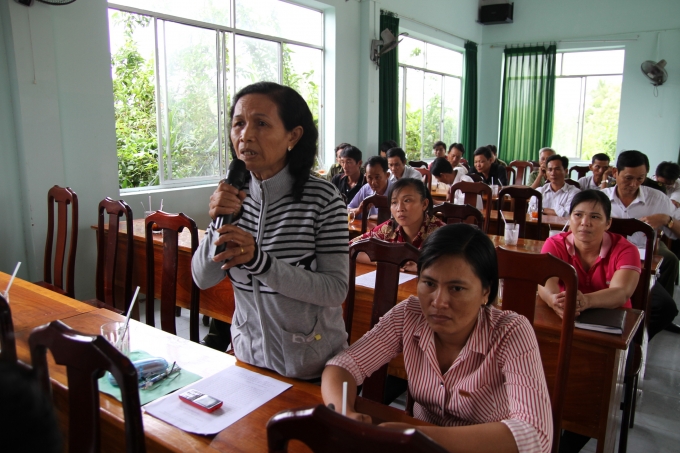 Cử tri đang kiến nghị với Bộ trưởng về những vấn đề người d&acirc;n quan t&acirc;m.