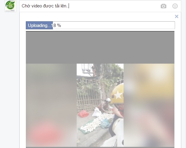 Sau khi chọn được video m&igrave;nh muốn, ch&uacute;ng ta cần chờ video được tải l&ecirc;n.