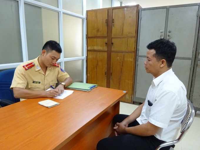 T&agrave;i xế Nguyễn Trọng Do&atilde;n tại cơ quan C&ocirc;ng an.