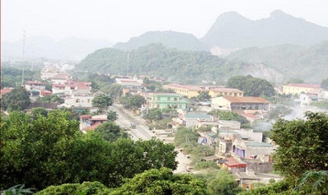 Ngo&agrave;i nu&ocirc;i đ&agrave;n con, chị Chuy&ecirc;n c&ograve;n phải chăm chồng v&agrave; mẹ chồng mắc bệnh ung thư.